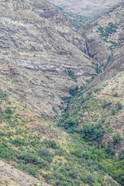 Cascade dans la vallée de San Alfonso, Sentier dans la montagne — Photo