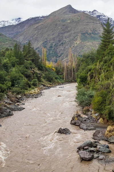 Río en el valle de San Alfonso, Sendero en la Montaña — Foto de Stock