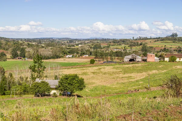 Farm and mountain — Stock Photo, Image