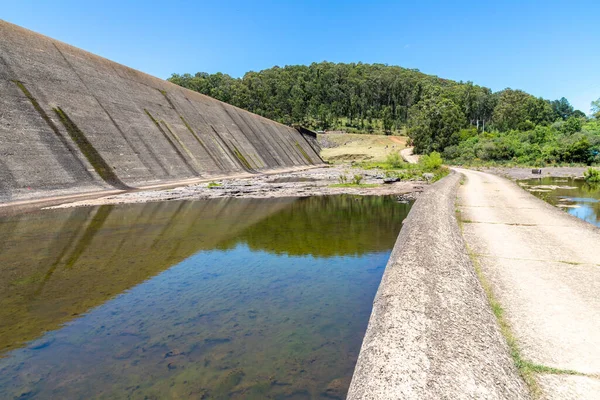 Salto Dam Met Bos Rotsen Sao Francisco Paula Rio Grande — Stockfoto