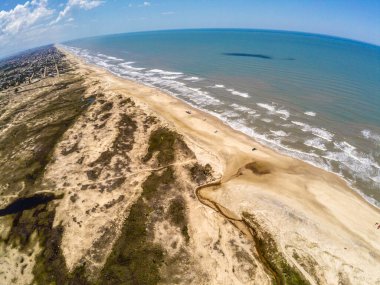 Rio Grande do Sul, Brezilya 'da köy, kum ve dalgalar