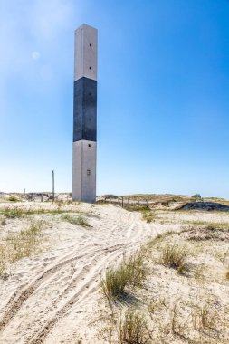Quintao, Palmare do Sul, Rio Grande do Sul, Brezilya 'daki Deniz feneri ve kum tepelerine giden yol