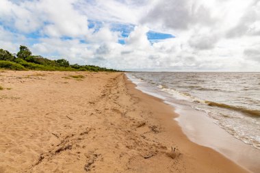 Lagoa do Patos Gölü 'ndeki plaj, Kasetler, Rio Grande do Sul, Brezilya
