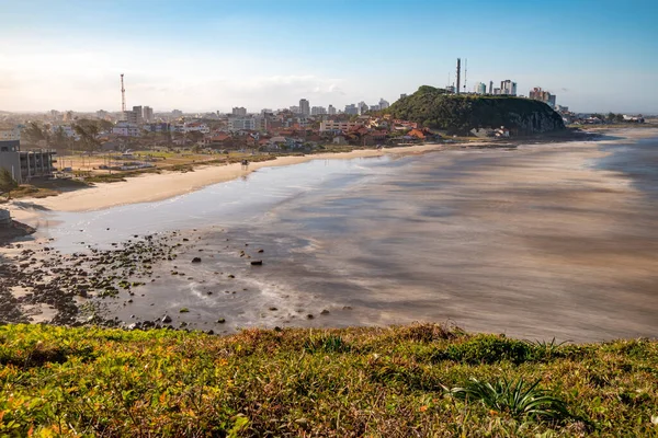 Hullámok Tengerpart Sziklák Torres Rio Grande Sul Brazília — Stock Fotó