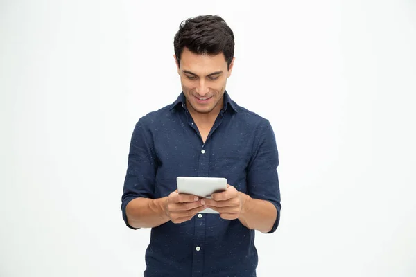 Jovem Feliz Usando Tablet Digital Isolado Fundo Branco — Fotografia de Stock