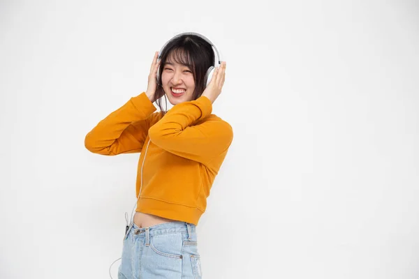 Joven Mujer Belleza Asiática Escuchando Música Con Auriculares Aplicación Canciones —  Fotos de Stock