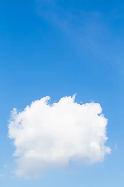 White cloud in the blue sky — Stock Photo, Image