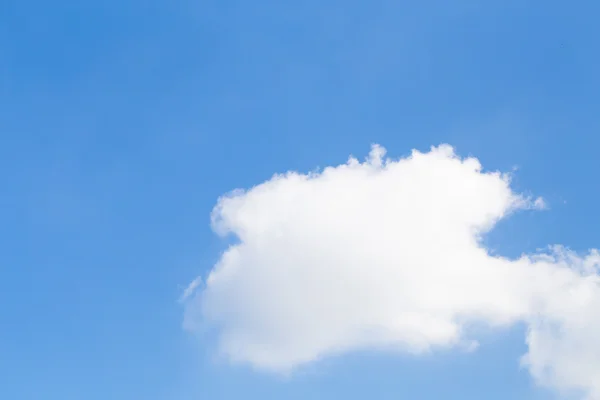 White cloud in the blue sky — Stock Photo, Image