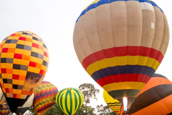 Renkli sıcak hava balonları — Stok fotoğraf