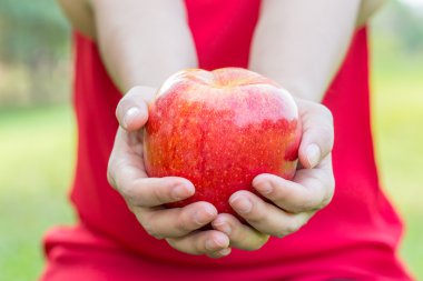 el tutma Kırmızı elma