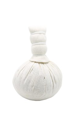 Bitkisel kompres, beyaz arka plan üzerinde bitkisel topu