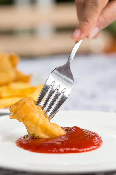 Deep fried squid with tomato sauce — Stock Photo, Image