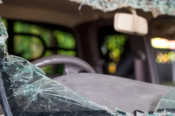 Auto verbrijzeld glas van ongeval — Stockfoto