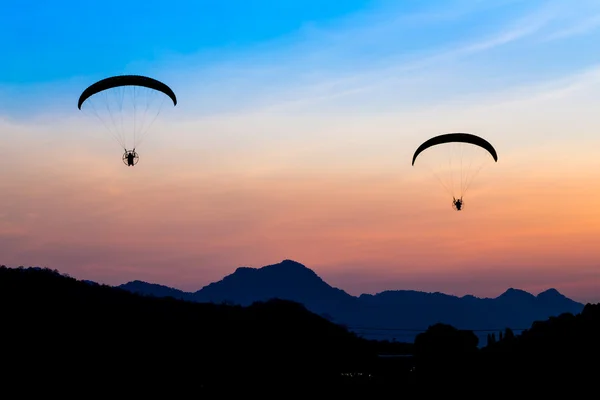 Paramotor flying in the sky — Stock Photo, Image