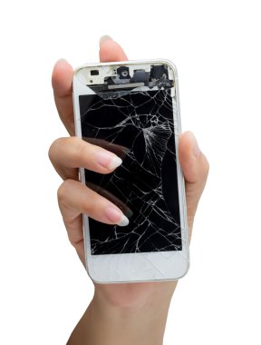 Kırık ekran ile hareket eden smartphone tutan kadın el