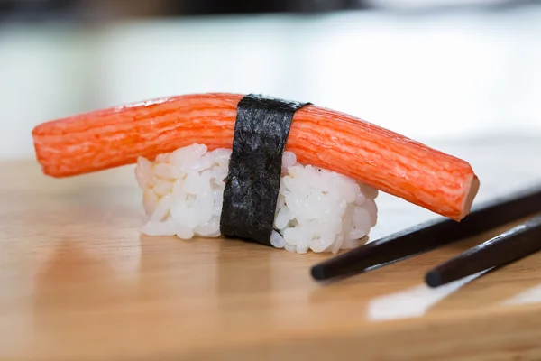 Καβούρι μπαστούνια σούσι, ιαπωνική τροφίμων — Φωτογραφία Αρχείου