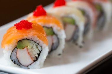 Somon suşi roll