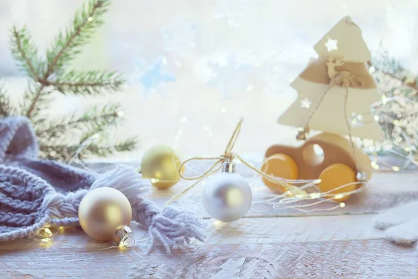 Feliz Navidad Decoraciones Año Nuevo Bolas Iluminación Sobre Una Mesa — Foto de Stock
