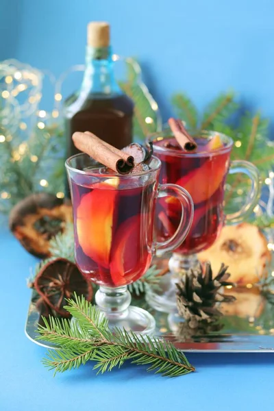 Boisson Noël Traditionnelle Tasses Avec Vin Chaud Épices Branches Sapin — Photo