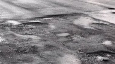 Kötü yol asfalt delikler ile