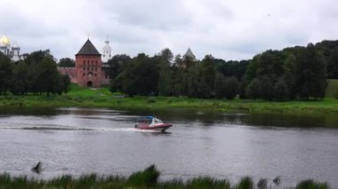 Can kurtaran sandalı Nehri üzerinde Volkhov olduğunu
