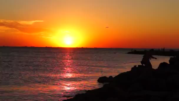 Coucher de soleil à la mer d'Azov à vitesse rapide — Video