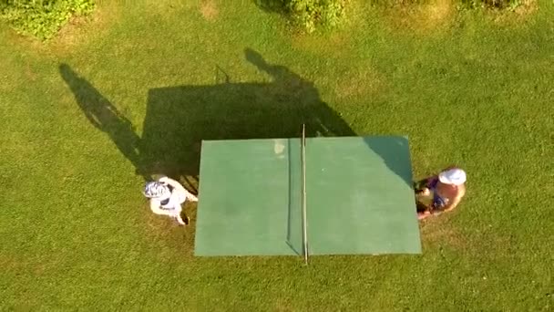 Daughter Play Ping Pong Dad Outdoors Real Time Aerial View — Stock Video