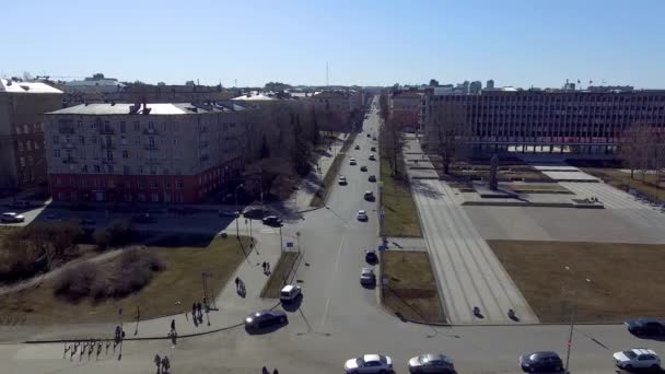 Vliegen Terug Omhoog Met Luchtfoto Stadsgezicht Centrum Petrozavodsk Stad Rusland — Stockvideo