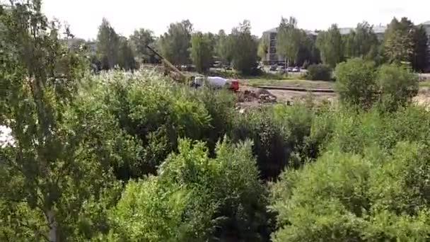 Volando Flotando Sobre Sitio Construcción Puente Ciudad Verano Ciudad Petrozavodsk — Vídeo de stock