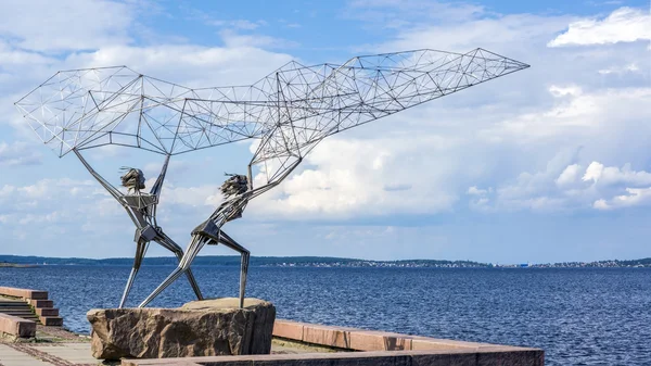 Iron fishermen cast a dragnet — Stock Photo, Image