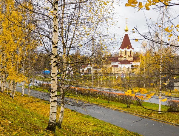 Panteleimon kerk in de herfst — Stockfoto