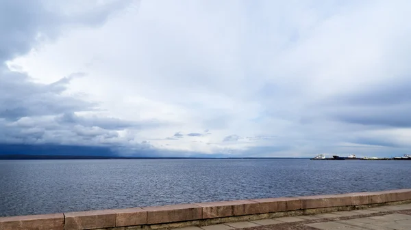 Onego sjön hamnen i sommar — Stockfoto