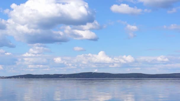 Linda paisagem lago — Vídeo de Stock