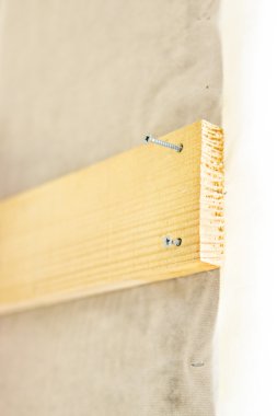 Ahşap tahta vida ile tutturulmuş