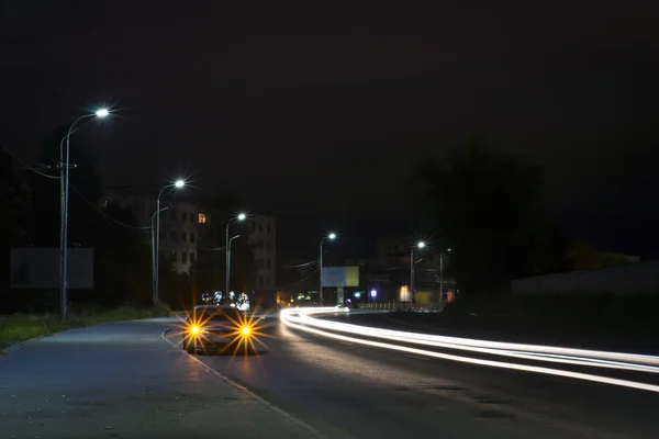 Night city gatutrafik — Stockfoto