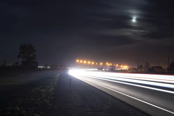 Natt vägtrafik — Stockfoto
