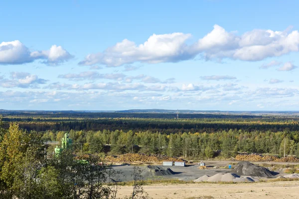 Industriële steengroeve in het forest — Stockfoto