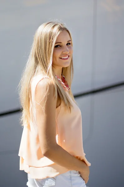 Beautiful Blonde In Smart Casual Summer Clothes — Stock Photo, Image
