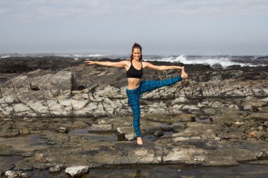 Sakin olun ve Yoga yapmak