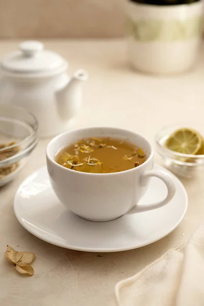 Tasse Tee Vorhanden Warme Köstliche Tasse Erfrischenden Kräutertee Und Teekanne — Stockfoto