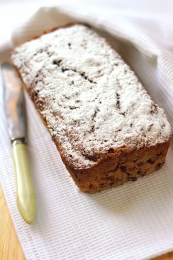 ceviz ve Bitter çikolata Muzlu Kek