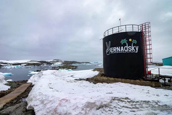 Antarktika - 24 Şubat 2017: Ukrayna Araştırma Antarktika Üssü - Vernadsky.