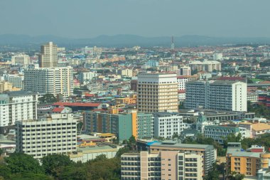 Pratumnak Tepesi, Chonburi, Tayland 'dan Pattaya şehrinin şehir manzarası.