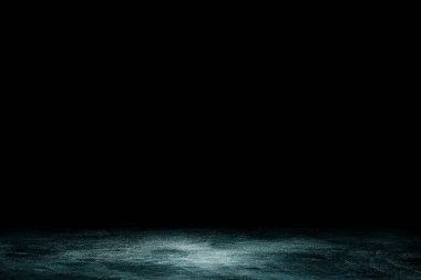 Stüdyo karanlık odasının boş alanı Beton zemin grunge doku arkaplanı.