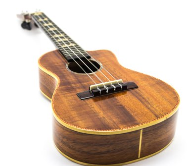 Beyaz arkaplanda Ukulele