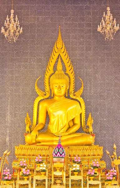 Golden buddha statue image — Stock Photo, Image