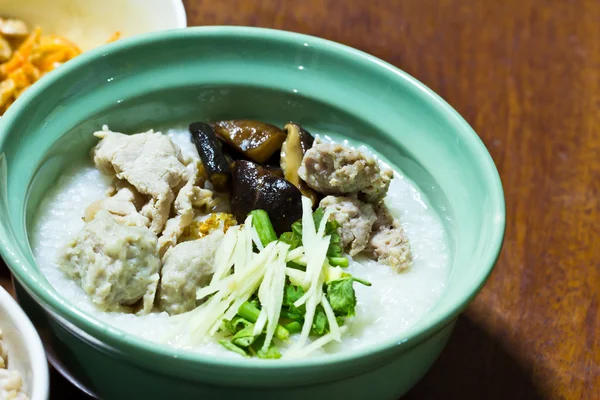 Palude di riso porridge in ciotola — Foto Stock