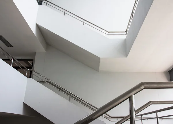 Escalera en el edificio —  Fotos de Stock