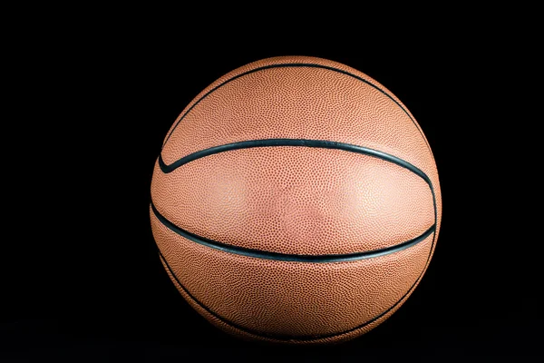 Basquete no campo de bacharelado preto — Fotografia de Stock