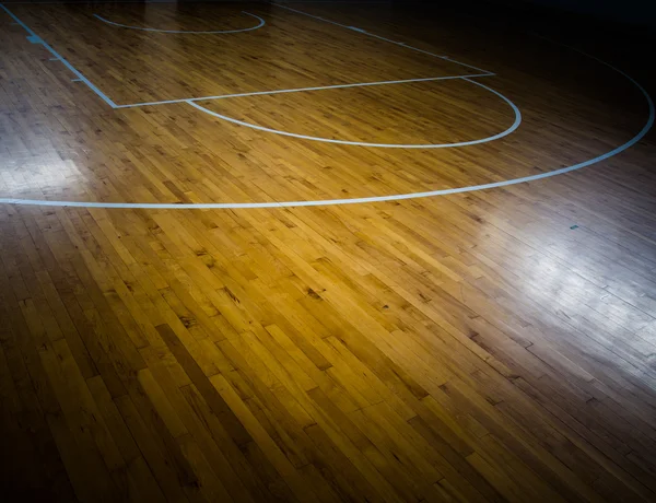 Suelo de madera cancha de baloncesto — Foto de Stock